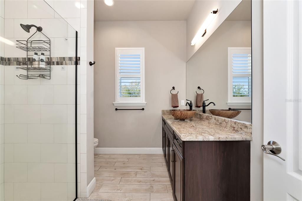 For Sale: $2,499,000 (5 beds, 4 baths, 4815 Square Feet)