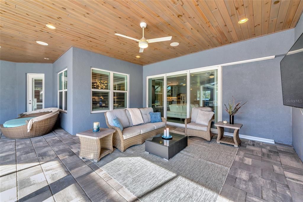 For Sale: $2,499,000 (5 beds, 4 baths, 4815 Square Feet)
