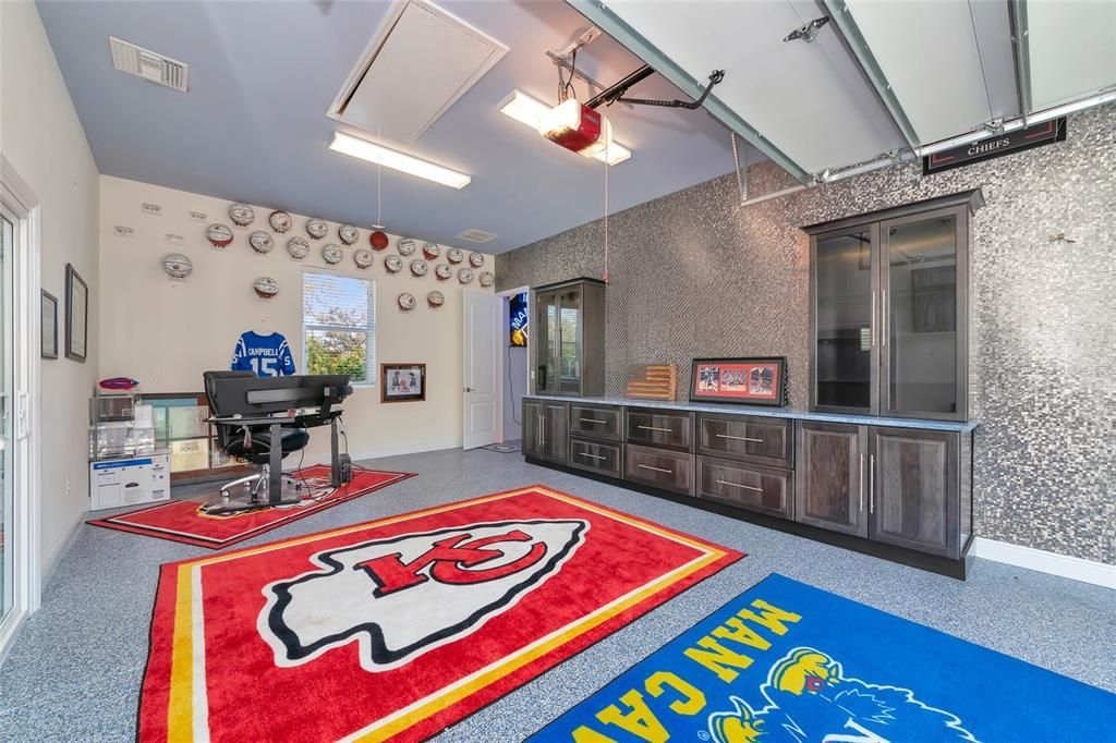 For Sale: $2,499,000 (5 beds, 4 baths, 4815 Square Feet)