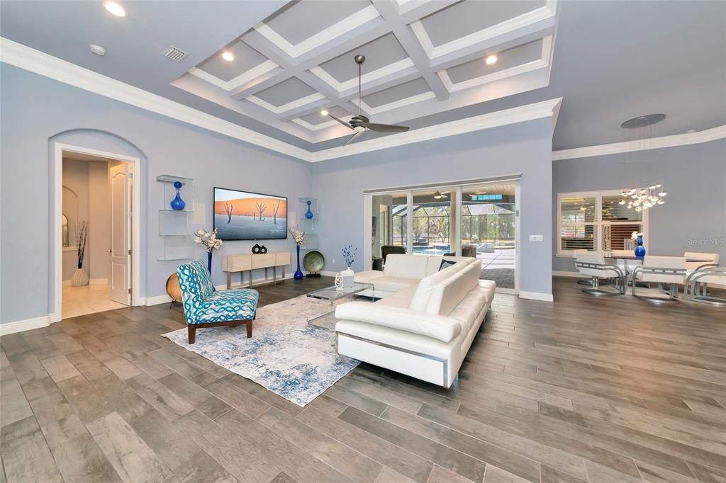 For Sale: $2,499,000 (5 beds, 4 baths, 4815 Square Feet)