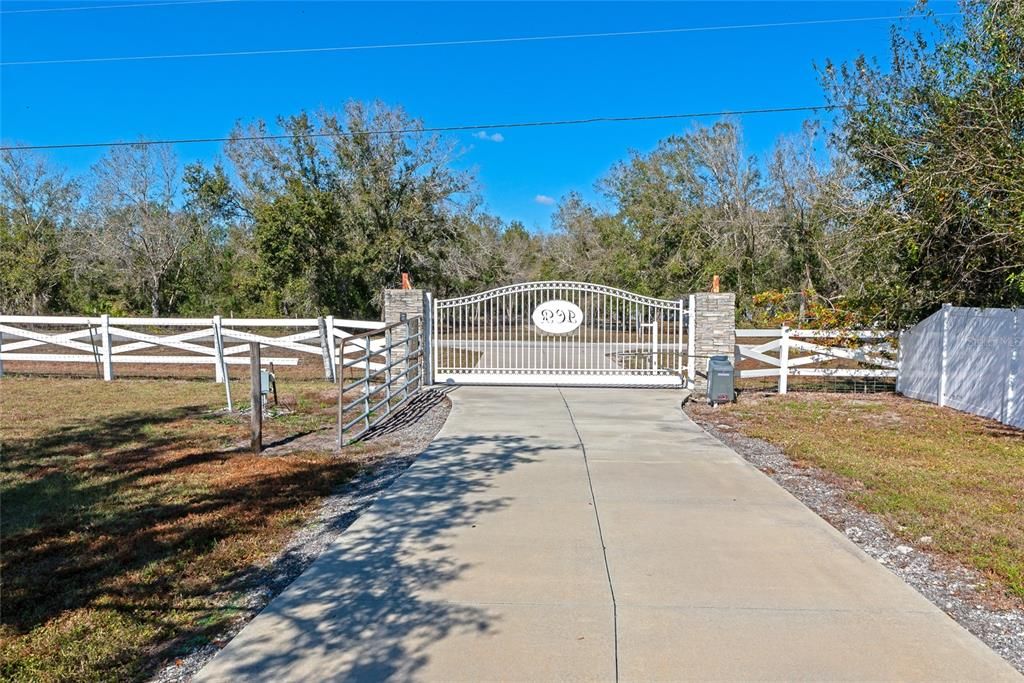 For Sale: $2,499,000 (5 beds, 4 baths, 4815 Square Feet)