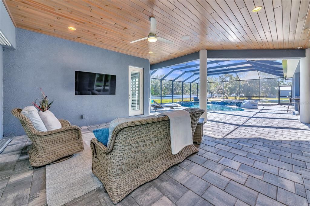 For Sale: $2,499,000 (5 beds, 4 baths, 4815 Square Feet)