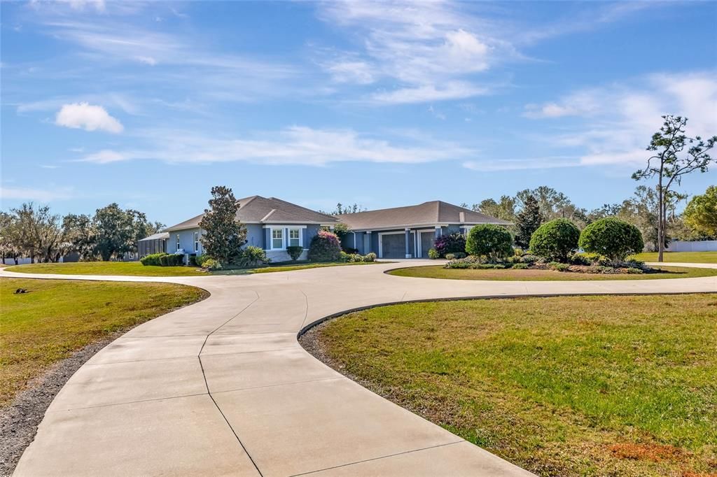 For Sale: $2,499,000 (5 beds, 4 baths, 4815 Square Feet)