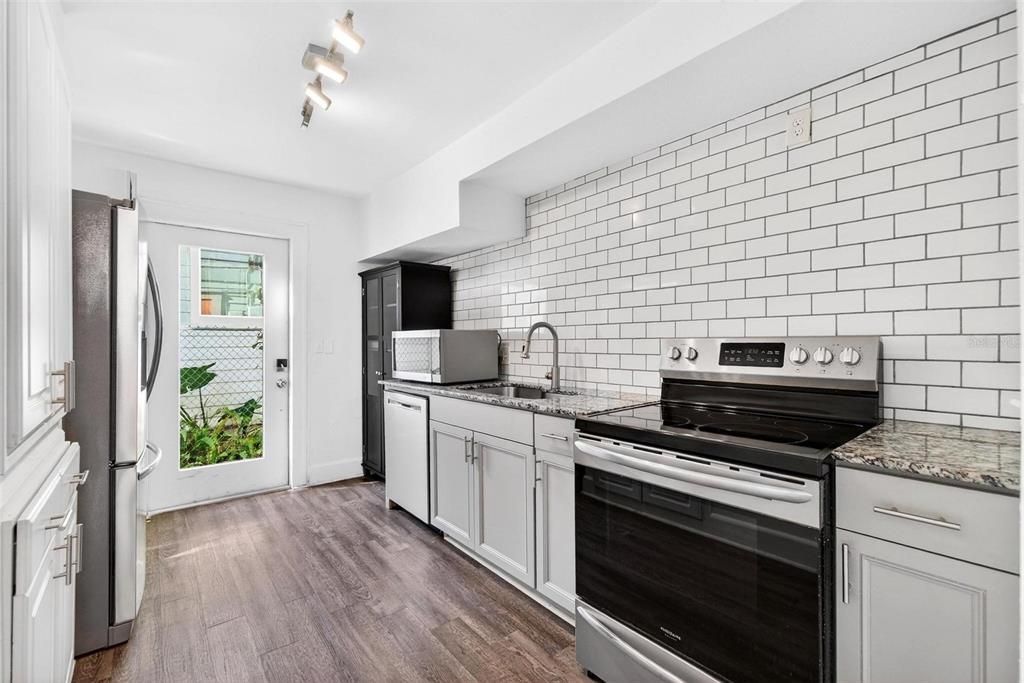 На продажу: $530,000 (4 спален, 3 ванн, 1775 Квадратных фут)