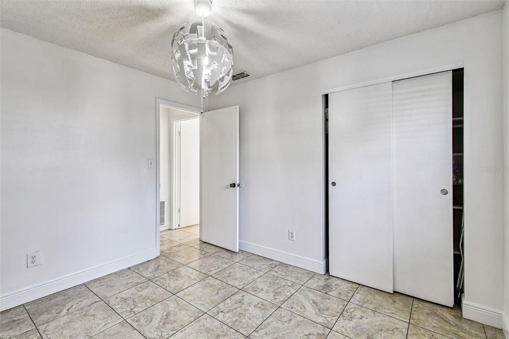 For Sale: $365,000 (3 beds, 3 baths, 1742 Square Feet)