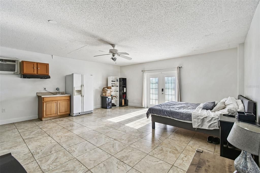 For Sale: $365,000 (3 beds, 3 baths, 1742 Square Feet)