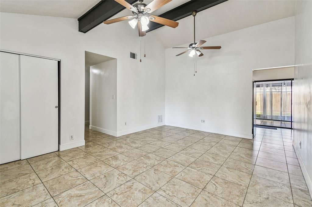 For Sale: $365,000 (3 beds, 3 baths, 1742 Square Feet)