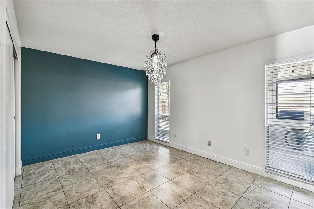 For Sale: $365,000 (3 beds, 3 baths, 1742 Square Feet)