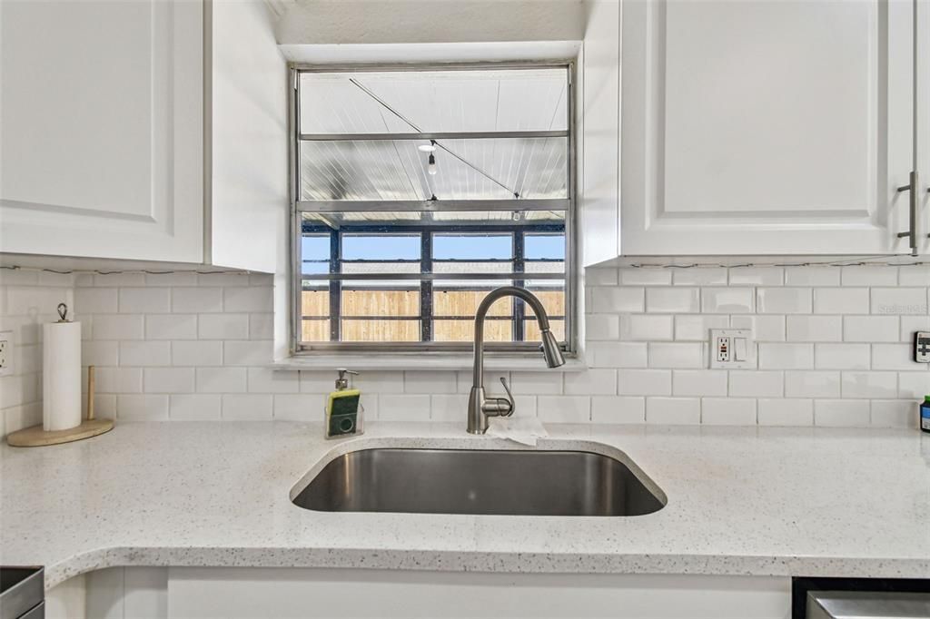 For Sale: $365,000 (3 beds, 3 baths, 1742 Square Feet)