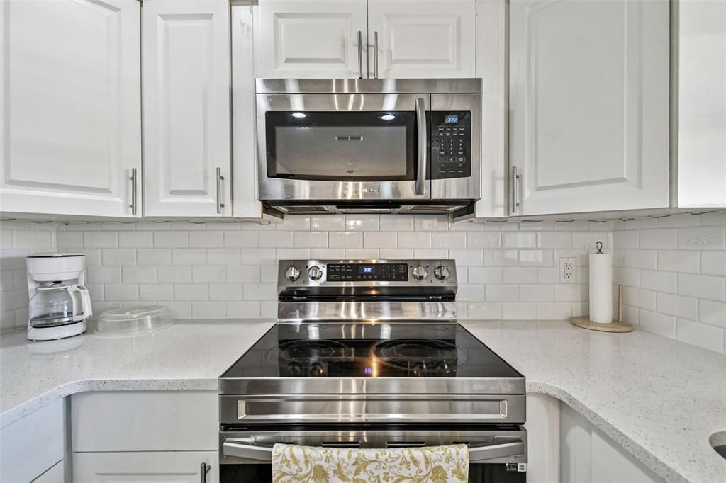 For Sale: $365,000 (3 beds, 3 baths, 1742 Square Feet)