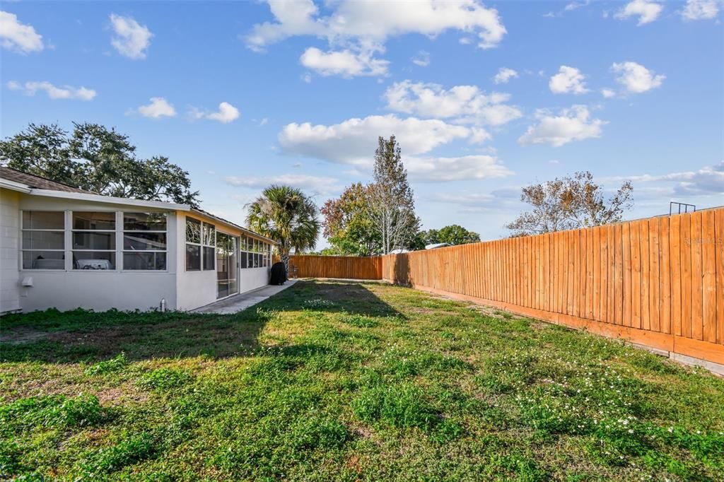 For Sale: $365,000 (3 beds, 3 baths, 1742 Square Feet)