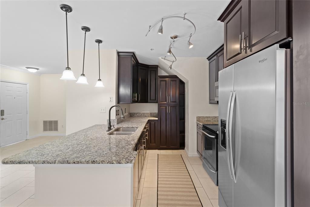 В аренду: $3,600 (4 спален, 2 ванн, 1878 Квадратных фут)