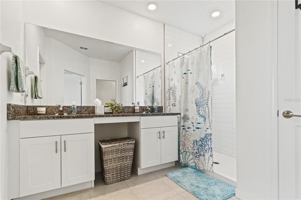 En Venta: $315,000 (3 camas, 2 baños, 1807 Pies cuadrados)