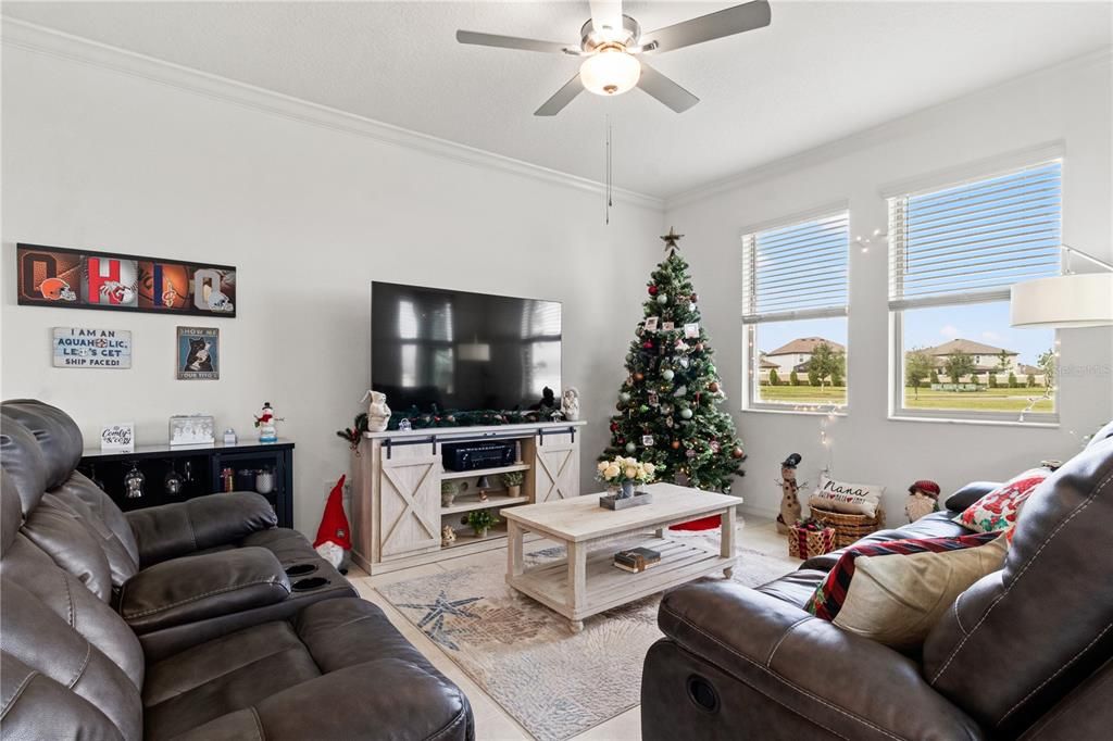 En Venta: $315,000 (3 camas, 2 baños, 1807 Pies cuadrados)