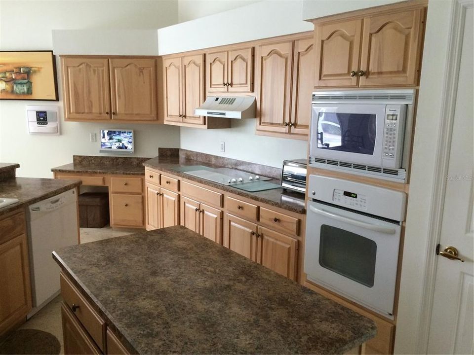 En Renta: $4,250 (4 camas, 3 baños, 2741 Pies cuadrados)