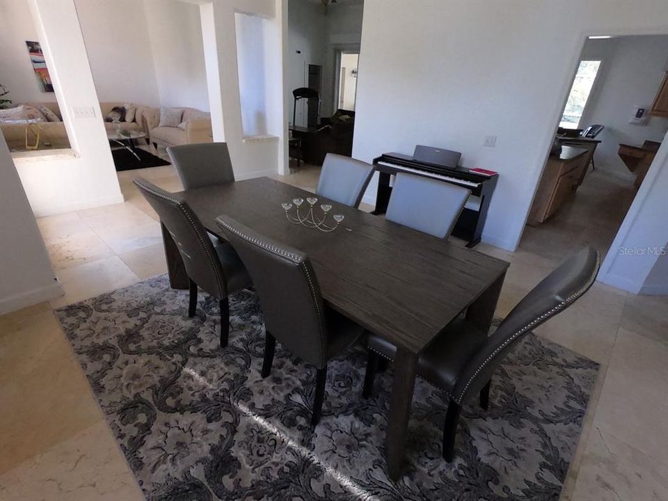 En Renta: $4,250 (4 camas, 3 baños, 2741 Pies cuadrados)