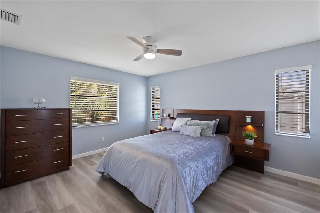 В аренду: $1,800 (2 спален, 2 ванн, 1348 Квадратных фут)