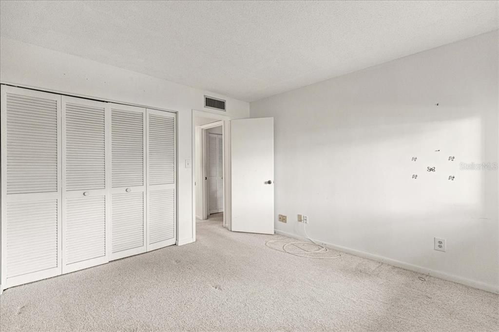 For Sale: $138,000 (2 beds, 2 baths, 1072 Square Feet)