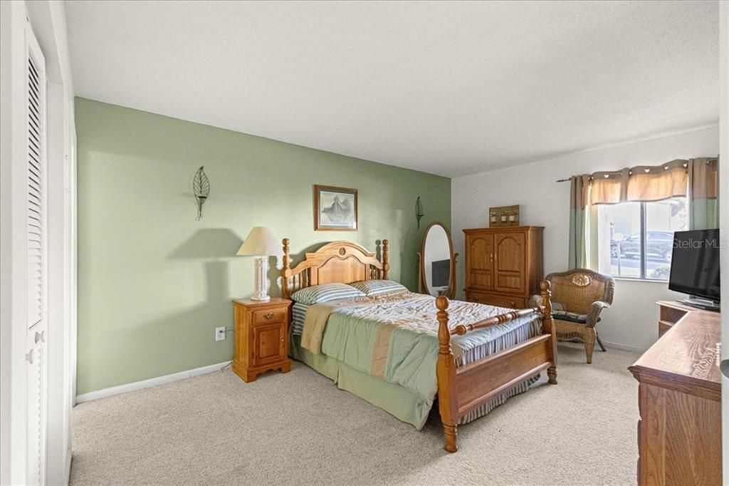 For Sale: $138,000 (2 beds, 2 baths, 1072 Square Feet)