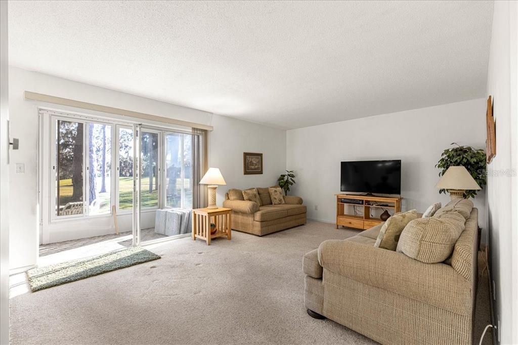 For Sale: $138,000 (2 beds, 2 baths, 1072 Square Feet)