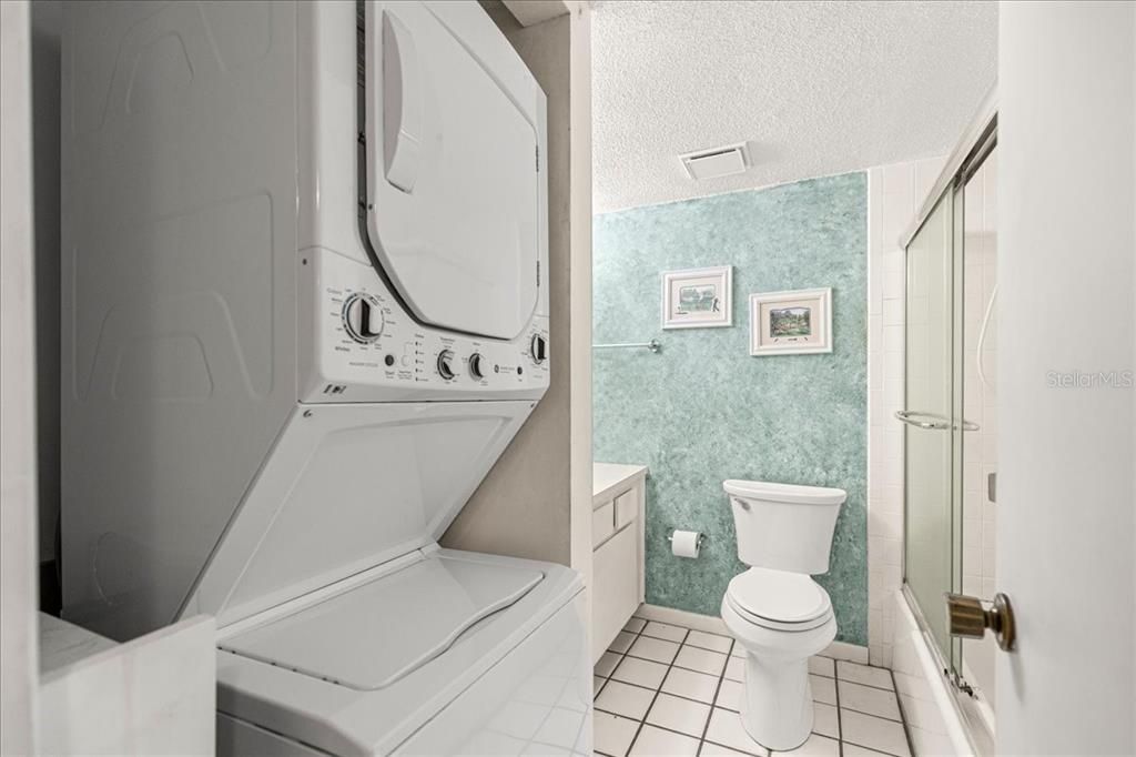 For Sale: $138,000 (2 beds, 2 baths, 1072 Square Feet)