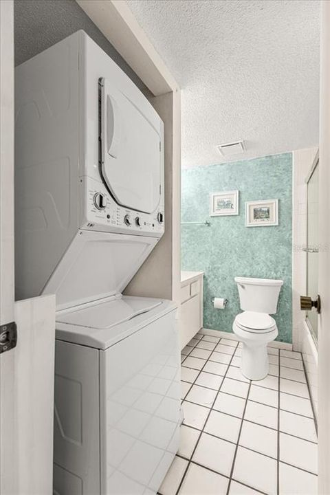 For Sale: $138,000 (2 beds, 2 baths, 1072 Square Feet)