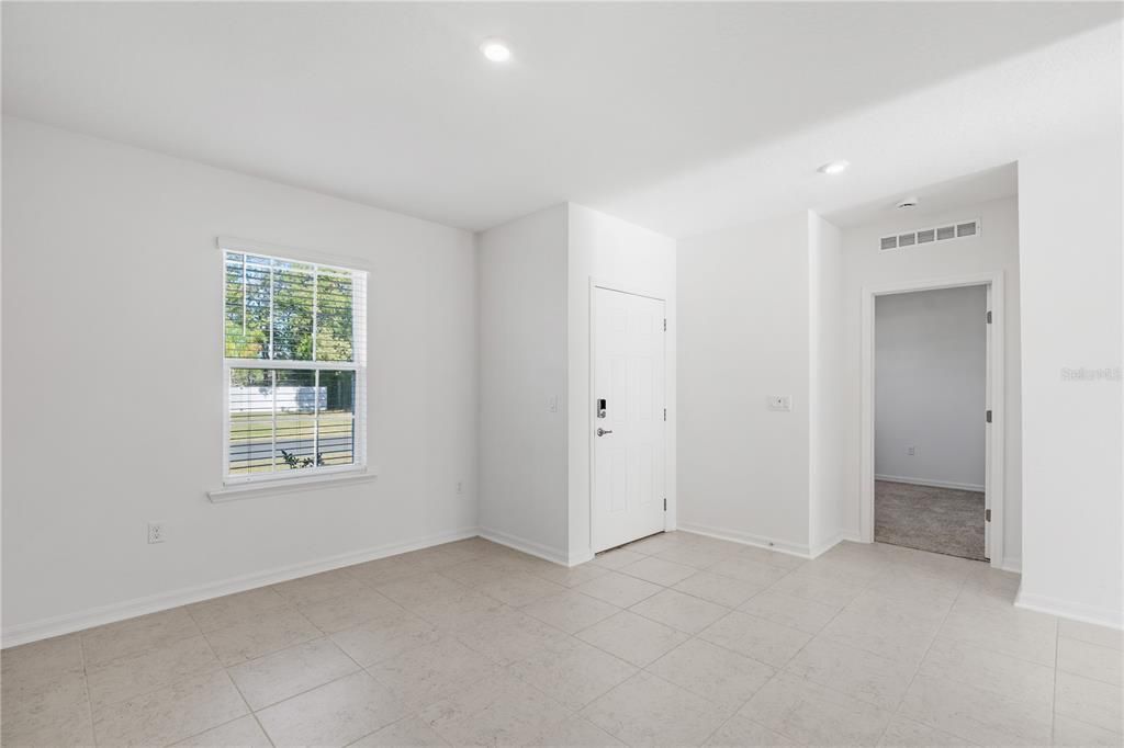 待售: $359,900 (4 贝兹, 2 浴室, 2052 平方英尺)