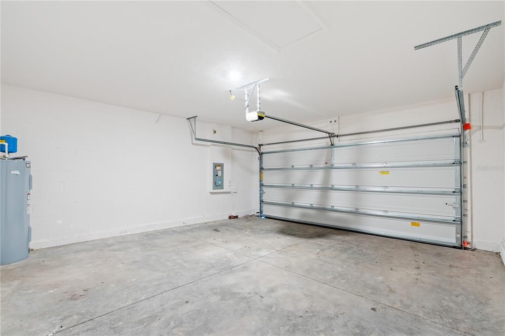 待售: $359,900 (4 贝兹, 2 浴室, 2052 平方英尺)