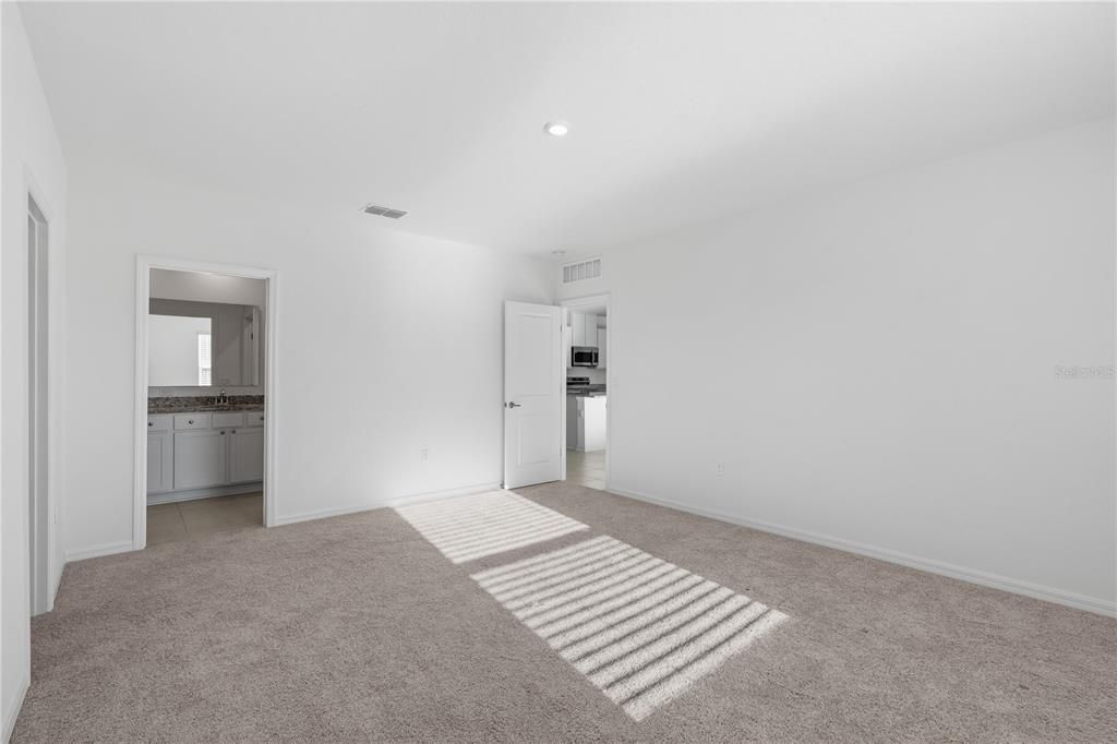 待售: $359,900 (4 贝兹, 2 浴室, 2052 平方英尺)