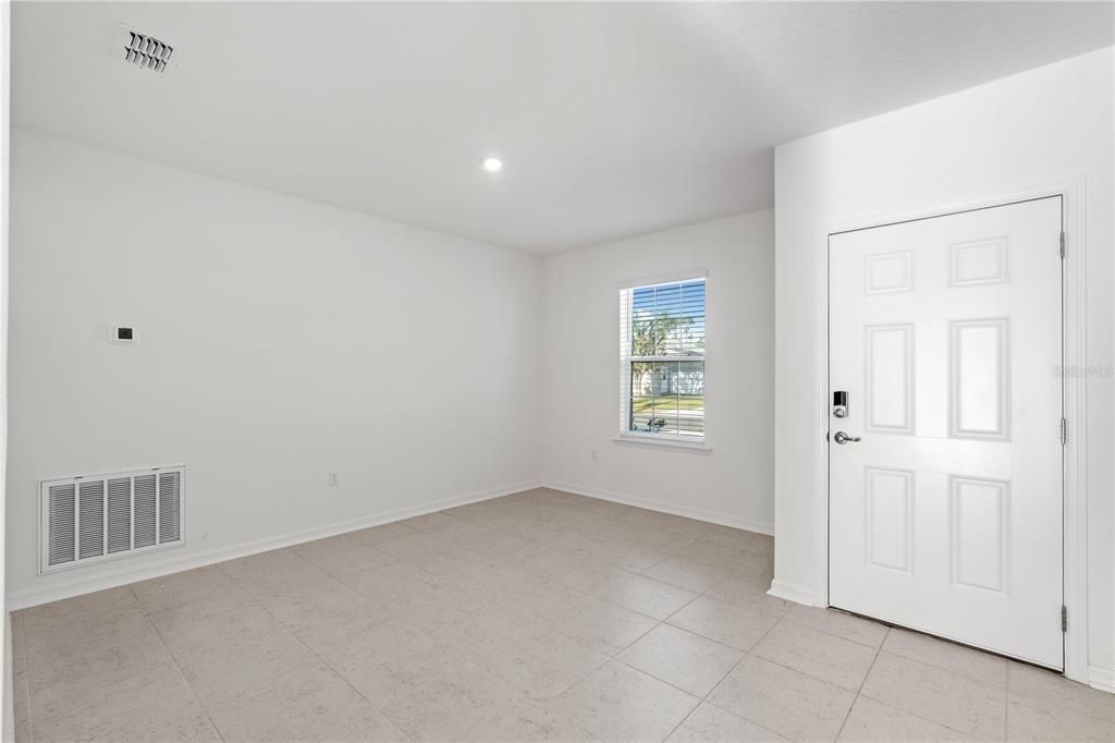 待售: $359,900 (4 贝兹, 2 浴室, 2052 平方英尺)