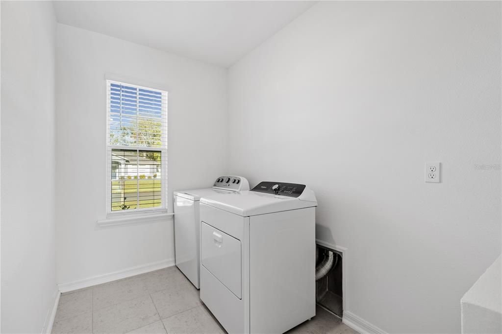 待售: $359,900 (4 贝兹, 2 浴室, 2052 平方英尺)