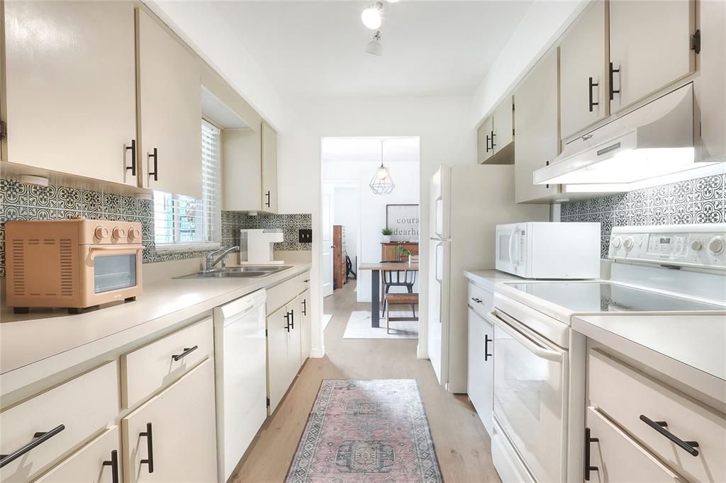 En Venta: $249,900 (3 camas, 2 baños, 1212 Pies cuadrados)