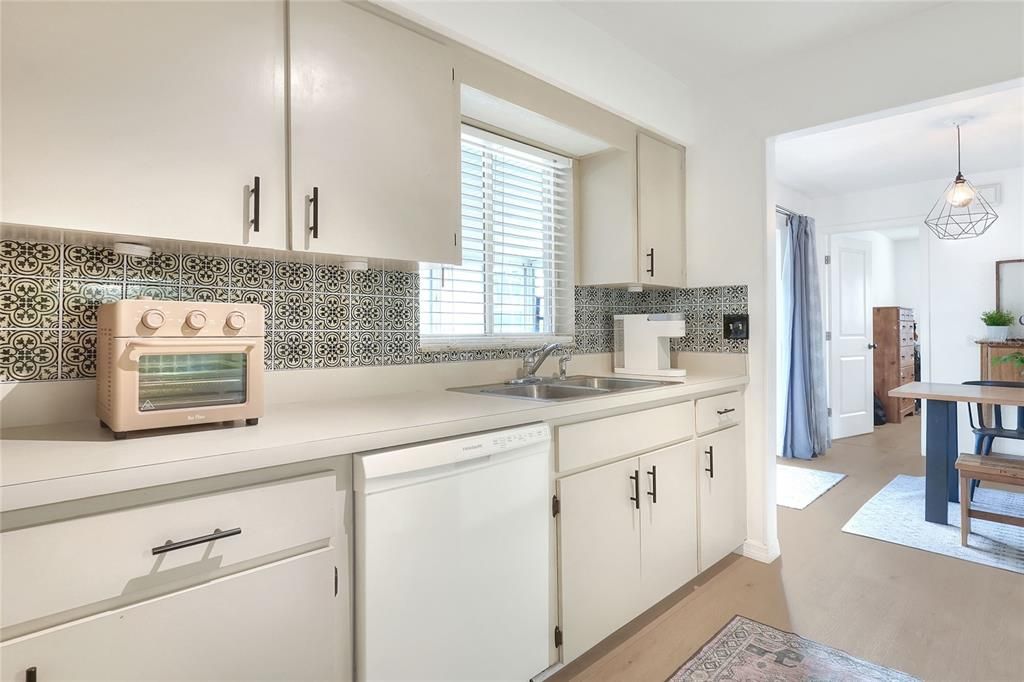 En Venta: $249,900 (3 camas, 2 baños, 1212 Pies cuadrados)