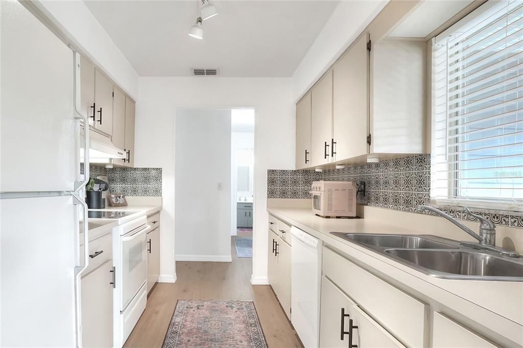 En Venta: $249,900 (3 camas, 2 baños, 1212 Pies cuadrados)