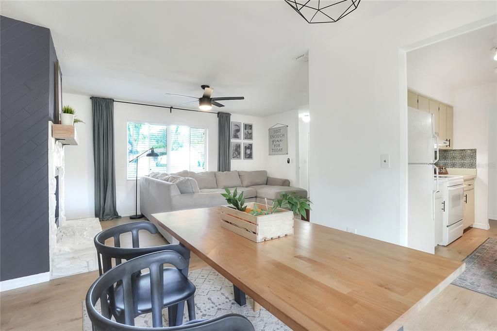 En Venta: $249,900 (3 camas, 2 baños, 1212 Pies cuadrados)