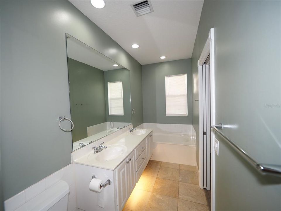 В аренду: $2,100 (3 спален, 2 ванн, 1652 Квадратных фут)