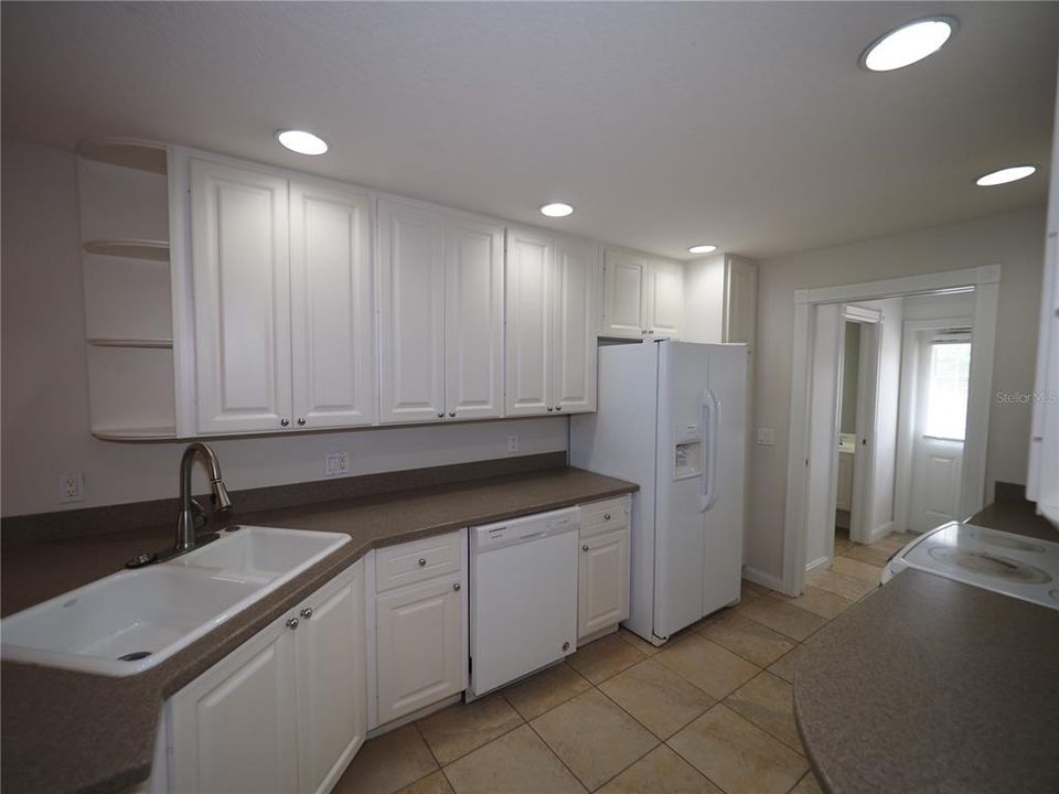 В аренду: $2,100 (3 спален, 2 ванн, 1652 Квадратных фут)