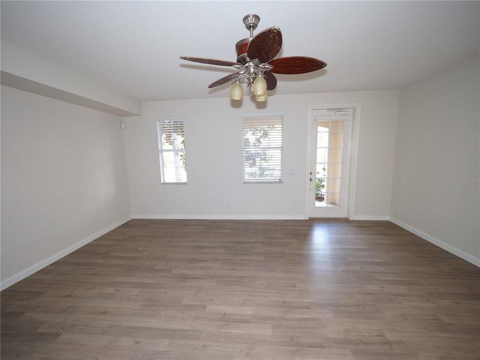 В аренду: $2,100 (3 спален, 2 ванн, 1652 Квадратных фут)