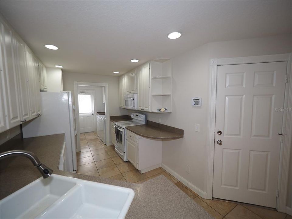 В аренду: $2,100 (3 спален, 2 ванн, 1652 Квадратных фут)