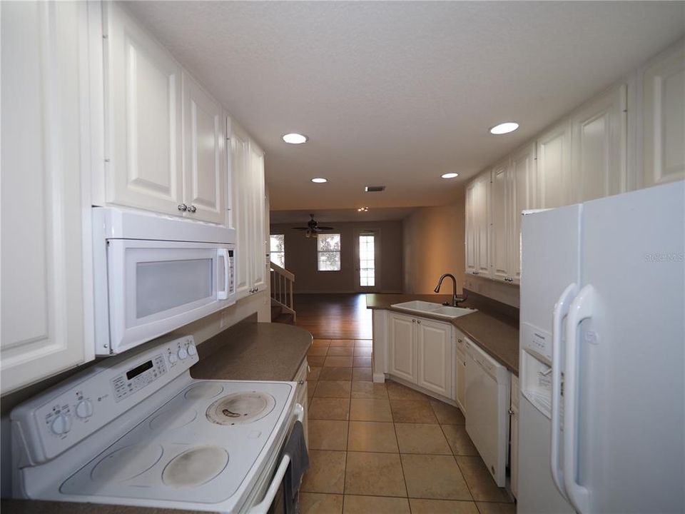 В аренду: $2,100 (3 спален, 2 ванн, 1652 Квадратных фут)