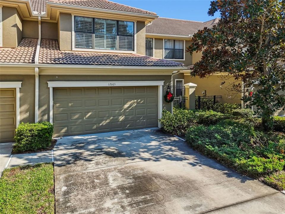 For Sale: $499,900 (3 beds, 3 baths, 2215 Square Feet)