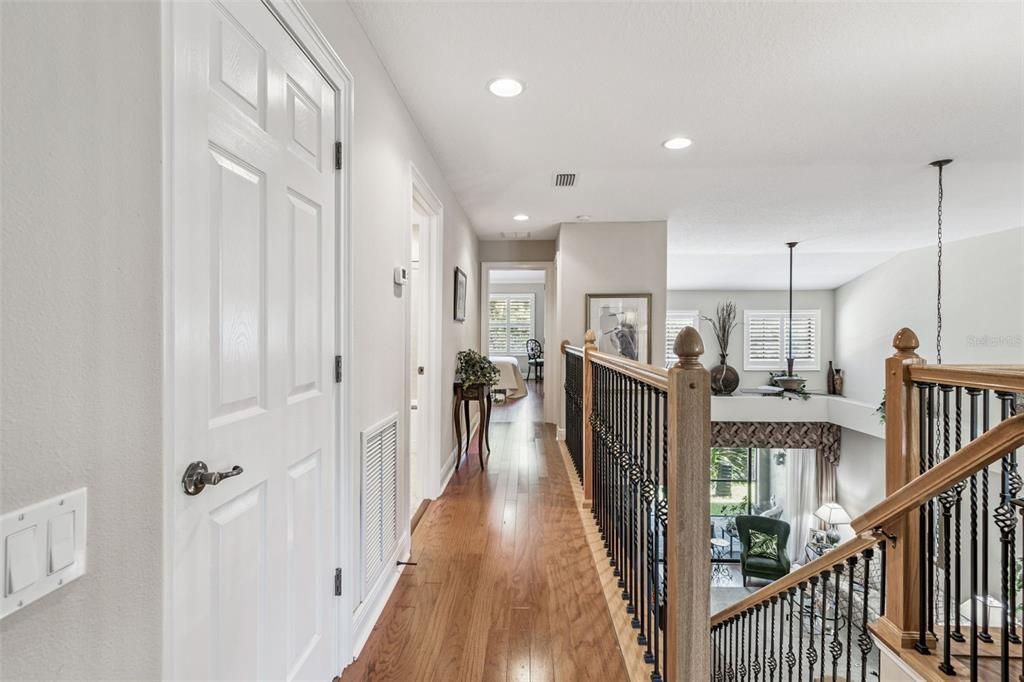 For Sale: $499,900 (3 beds, 3 baths, 2215 Square Feet)