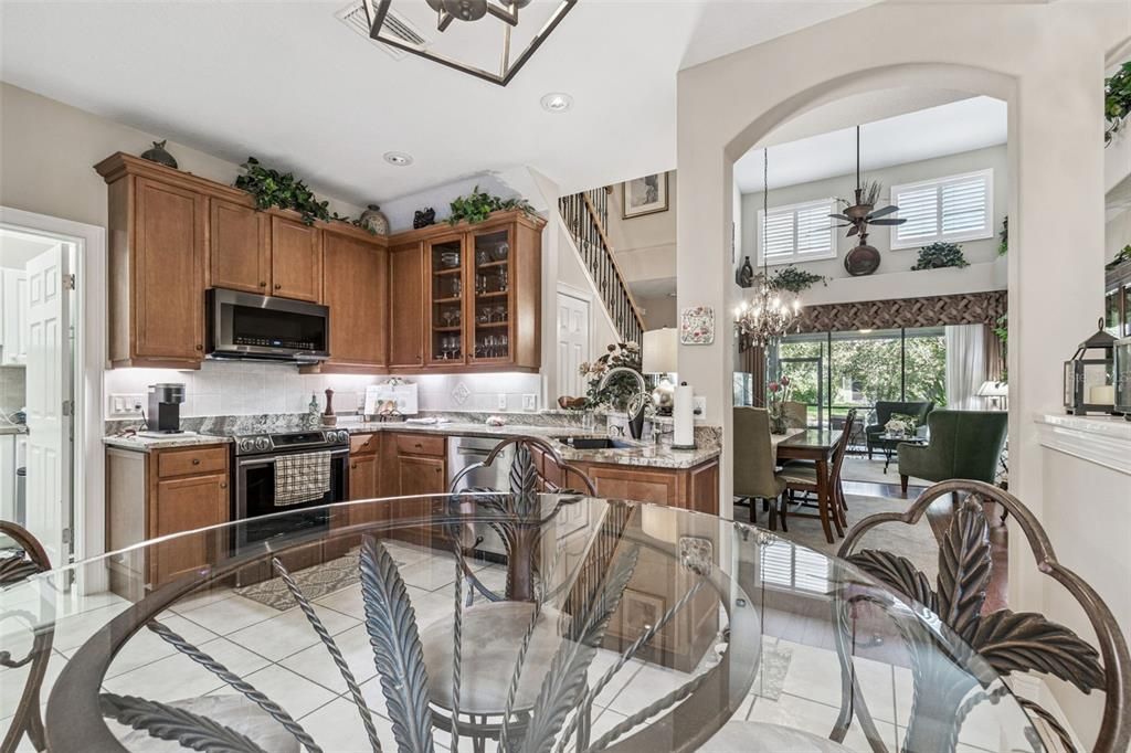 For Sale: $499,900 (3 beds, 3 baths, 2215 Square Feet)