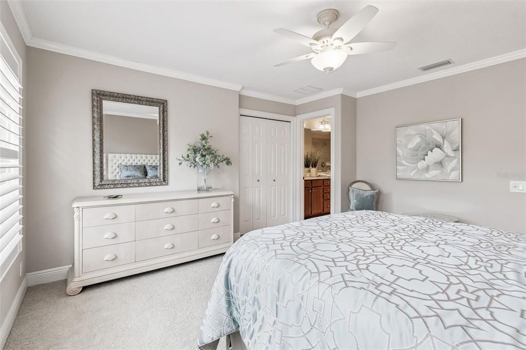 For Sale: $499,900 (3 beds, 3 baths, 2215 Square Feet)