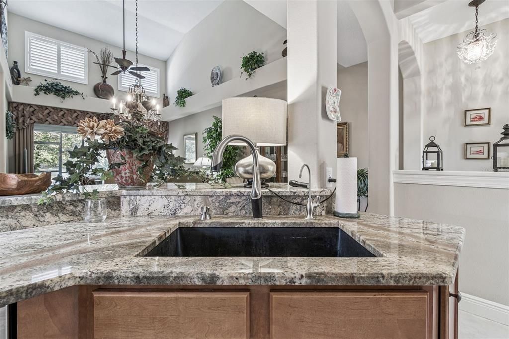 For Sale: $499,900 (3 beds, 3 baths, 2215 Square Feet)