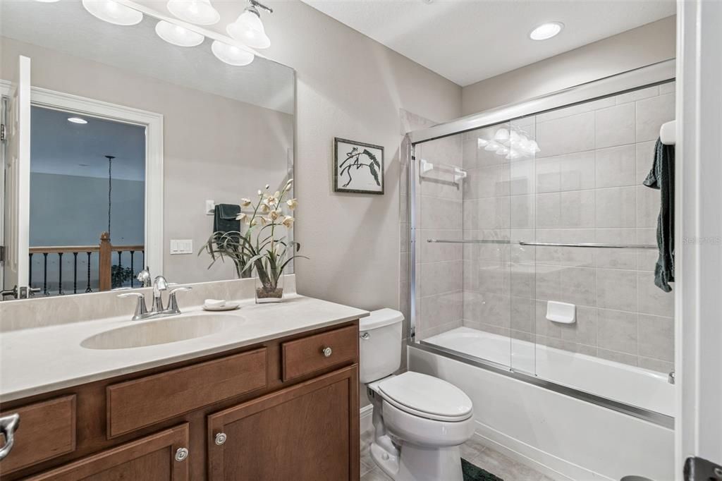 For Sale: $499,900 (3 beds, 3 baths, 2215 Square Feet)