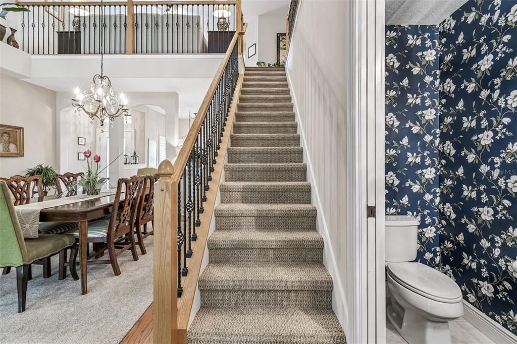 For Sale: $499,900 (3 beds, 3 baths, 2215 Square Feet)