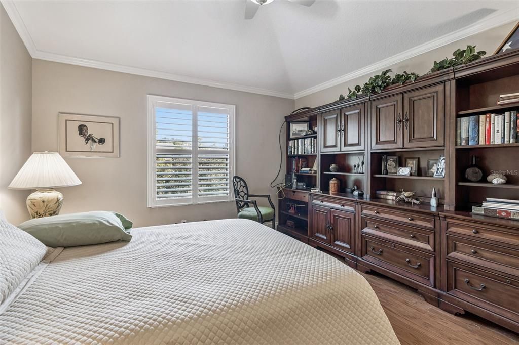 For Sale: $499,900 (3 beds, 3 baths, 2215 Square Feet)