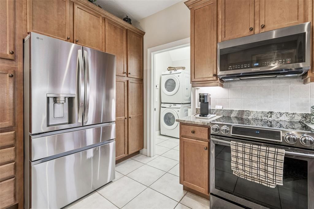 For Sale: $499,900 (3 beds, 3 baths, 2215 Square Feet)