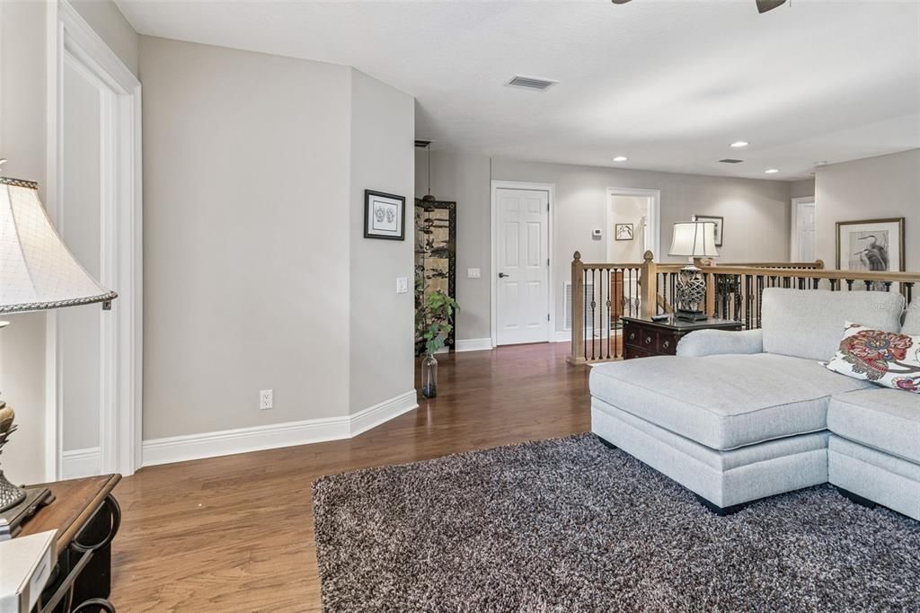 For Sale: $499,900 (3 beds, 3 baths, 2215 Square Feet)